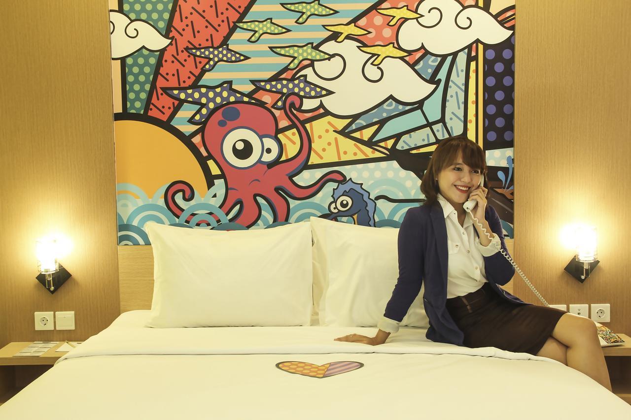 Maxonehotels At Resort Makassar Extérieur photo