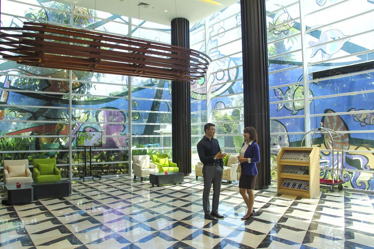 Maxonehotels At Resort Makassar Extérieur photo
