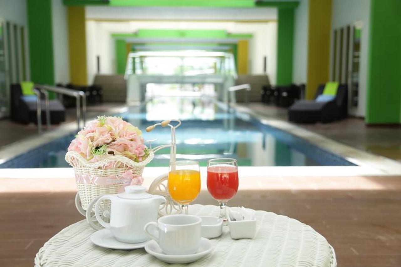 Maxonehotels At Resort Makassar Extérieur photo